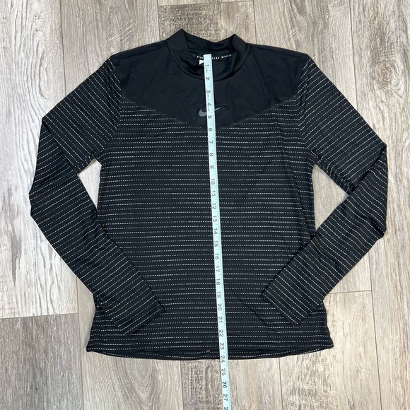 Nike Dri-FIT Run Division Reflective Running Top DV7243-540 Wmn's Size Medium M - Picture 5 of 6